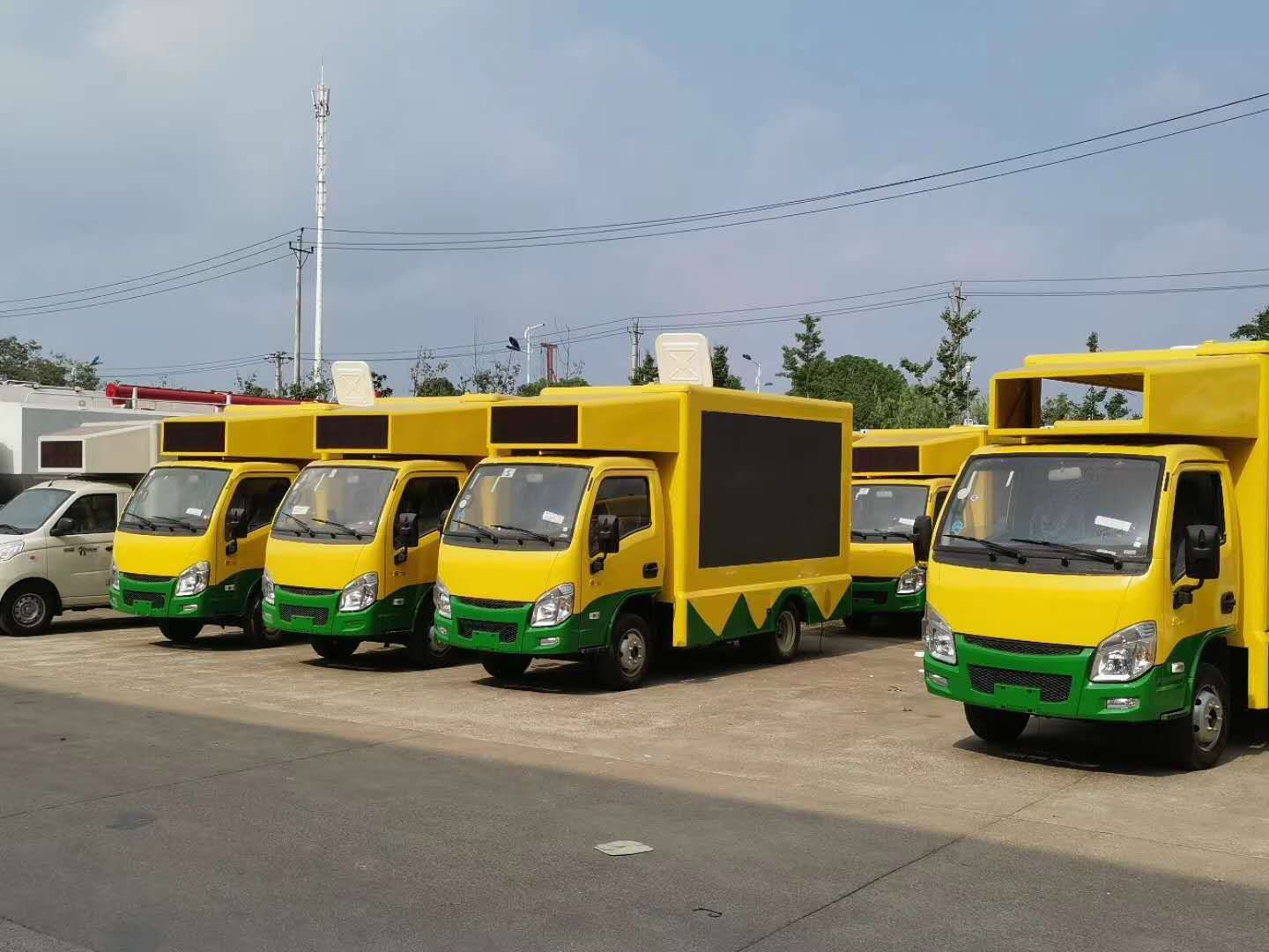 53??臺(tái)躍進(jìn)小星福??國(guó)六宣傳車，首批8臺(tái)已完成，準(zhǔn)備付交??