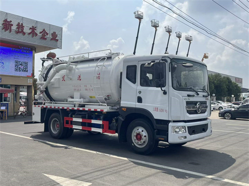 東風(fēng)D9吸污車容積13方源頭廠家直銷，價格優(yōu)惠