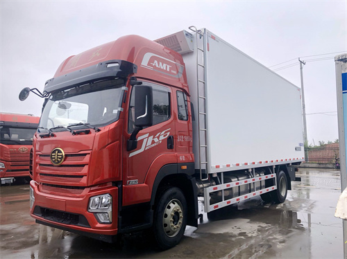解放J6K 6.8米冷藏車，解放品質(zhì)，引領(lǐng)全球！