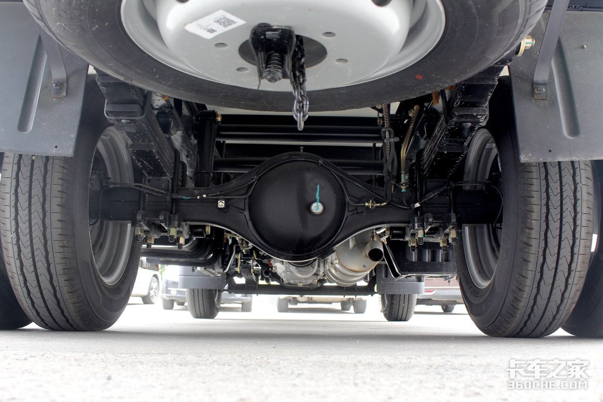 2.3L全柴機(jī)&nbsp;途逸冷藏車可以合規(guī)拉1.8噸