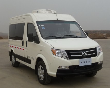 國(guó)四東風(fēng)御風(fēng)面包冷藏車