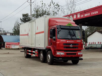 國(guó)五東風(fēng)柳汽易燃液體廂式運(yùn)輸車 