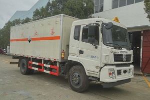 國(guó)五東風(fēng)腐蝕性物品廂式運(yùn)輸車